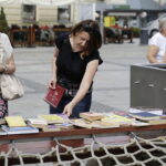 08.07.2017 Kielce. „Letnia Czytelnia” na Rynku. / Jarosław Kubalski / Radio Kielce