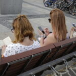 08.07.2017 Kielce. „Letnia Czytelnia” na Rynku. / Jarosław Kubalski / Radio Kielce