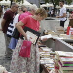 08.07.2017 Kielce. „Letnia Czytelnia” na Rynku. / Jarosław Kubalski / Radio Kielce