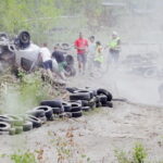 09.07.2017 Nowiny. Wyścigi wraków. Wrak Race. / Jarosław Kubalski / Radio Kielce
