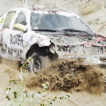 09.07.2017 Nowiny. Wyścigi wraków. Wrak Race. / Jarosław Kubalski / Radio Kielce