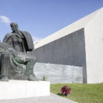 12.07.2017 Michniów. Uroczystości w 74. rocznicę pacyfikacji wsi przez Niemców. Pieta. / Jarosław Kubalski / Radio Kielce