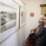 13.07.2017 Kielce. Wystawa zdjęć Pawła Pierścińskiego w Dworku Laszczyków. / Jarosław Kubalski / Radio Kielce