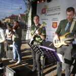 16.07.2017 Kielce Festiwal Harcerski. Zespół Watraki z Koła na Rynku. / Jarosław Kubalski / Radio Kielce