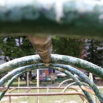 20.07.2017 Kielce. Zaniedbany plac zabaw przy ulicy Lecha. / Jarosław Kubalski / Radio Kielce