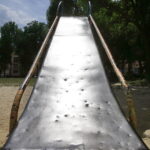 20.07.2017 Kielce. Zaniedbany plac zabaw przy ulicy Lecha. / Jarosław Kubalski / Radio Kielce