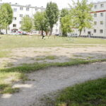 20.07.2017 Kielce. Zaniedbany plac zabaw przy ulicy Lecha. / Jarosław Kubalski / Radio Kielce