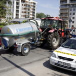 20.07.2017 Kielce. Sprzątanie ulicy Kaczmarka. Zawadzające samochody zostały odholowane. / Jarosław Kubalski / Radio Kielce