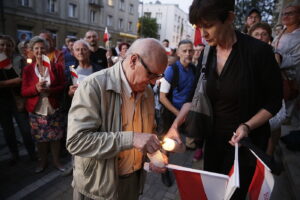 21.07.2017 Kielce. Manifestacja KOD przed Sądem Okręgowym. / Jarosław Kubalski / Radio Kielce