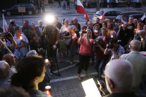 21.07.2017 Kielce. Manifestacja KOD przed Sądem Okręgowym. / Jarosław Kubalski / Radio Kielce