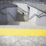 24.07.2017 Kielce. Oznakowanie dla osób słabowidzących w przejściu pod rondem Gustawa Herlinga - Grudzińskiego. / Jarosław Kubalski / Radio Kielce