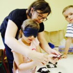 26.07.2017 Kielce. Niewidomi i niedowidzący odwiedzili przedszkole "Happy Day" przy ulicy Krakowskiej. / Jarosław Kubalski / Radio Kielce