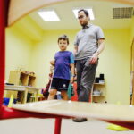 26.07.2017 Kielce. Niewidomi i niedowidzący odwiedzili przedszkole "Happy Day" przy ulicy Krakowskiej. / Jarosław Kubalski / Radio Kielce