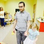 26.07.2017 Kielce. Niewidomi i niedowidzący odwiedzili przedszkole "Happy Day" przy ulicy Krakowskiej. / Jarosław Kubalski / Radio Kielce