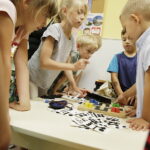 26.07.2017 Kielce. Niewidomi i niedowidzący odwiedzili przedszkole "Happy Day" przy ulicy Krakowskiej. / Jarosław Kubalski / Radio Kielce