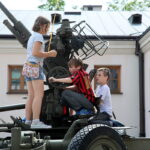 01.07.2017 Kielce. OMPiO. Stary sprzęt wojskowy na Wzgórzu Zamkowym. / Marzena Mąkosa / Radio Kielce