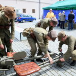 01.07.2017 Kielce. OMPiO. Stary sprzęt wojskowy na Wzgórzu Zamkowym. / Marzena Mąkosa / Radio Kielce