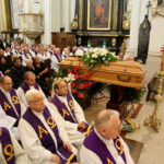 01.07.2017 Chmielnik. Pogrzeb księdza Jana Biernackiego. / Marzena Mąkosa / Radio Kielce