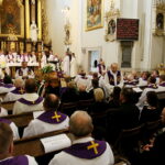 01.07.2017 Chmielnik. Pogrzeb księdza Jana Biernackiego. / Marzena Mąkosa / Radio Kielce