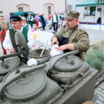 02.07.2017 Kielce. Militarna ekspozycja na Wzgórzu Zamkowym. / Marzena Mąkosa / Radio Kielce