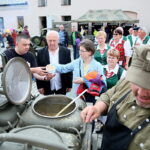 02.07.2017 Kielce. Militarna ekspozycja na Wzgórzu Zamkowym. / Marzena Mąkosa / Radio Kielce