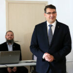 03.07.2017 Kielce. Wręczenie not identyfikacyjnych rodzinom odnalezionych. / Marzena Mąkosa / Radio Kielce