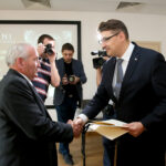 03.07.2017 Kielce. Wręczenie not identyfikacyjnych rodzinom odnalezionych. / Marzena Mąkosa / Radio Kielce