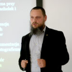 03.07.2017 Kielce. Wręczenie not identyfikacyjnych rodzinom odnalezionych. / Marzena Mąkosa / Radio Kielce