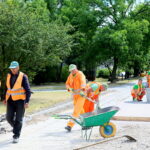 03.07.2017 Kielce. Remont chodnika przy ulicy Bohaterów Warszawy. / Marzena Mąkosa / Radio Kielce