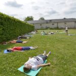 08.07.2017 Kielce. Joga w ogrodzie włoskim. / Marzena Mąkosa / Radio Kielce