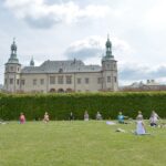 08.07.2017 Kielce. Joga w ogrodzie włoskim. / Marzena Mąkosa / Radio Kielce