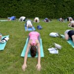 08.07.2017 Kielce. Joga w ogrodzie włoskim. / Marzena Mąkosa / Radio Kielce