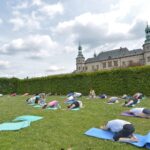 08.07.2017 Kielce. Joga w ogrodzie włoskim. / Marzena Mąkosa / Radio Kielce