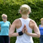 08.07.2017 Kielce. Joga w ogrodzie włoskim. / Marzena Mąkosa / Radio Kielce