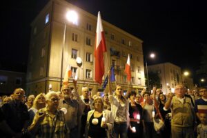 24.07.2017 Kielce. Manifestacja przed Sądem Okręgowym. / Marzena Mąkosa / Radio Kielce