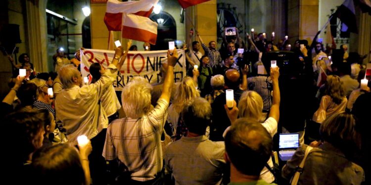 24.07.2017 Kielce, Manifestacja przed Sądem Okręgowym. / Marzena Mąkosa / Radio Kielce