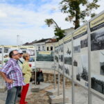26.07.2017 Kielce. Wystawa fotografii na kieleckim Rynku przygotowana przez Towarzystwo Przyjaciół Starachowic. / Marzena Mąkosa / Radio Kielce
