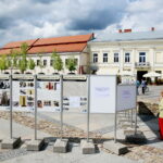 26.07.2017 Kielce. Wystawa fotografii na kieleckim Rynku przygotowana przez Towarzystwo Przyjaciół Starachowic. / Marzena Mąkosa / Radio Kielce