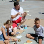 30.07.2017 Kielce. Budowa domków na Placu Artystów. / Marzena Mąkosa - Radio Kielce / Budowa domków