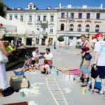 30.07.2017 Kielce. Budowa domków na Placu Artystów. / Marzena Mąkosa - Radio Kielce / Budowa domków