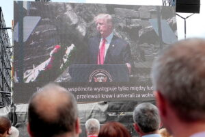 06.07.2017 Warszawa. Prezydent Donald Trump na Placu Krasińskich. / Włodzimierz Batóg / Radio Kielce