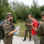 07.08.2017 Słomniki. Poranny apel Kadrówki. / Katarzyna Prędotka - Radio Kielce / Kadrówka przygotowuje się do wymarszu ze Słomnik w kierunku Miechowa.