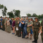 07.08.2017 Słomniki. Poranny apel Kadrówki. / Katarzyna Prędotka - Radio Kielce / Kadrówka przygotowuje się do wymarszu ze Słomnik w kierunku Miechowa.