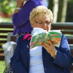 30.08.2017 Kielce. Stacja: wakacje!! Wspólne czytanie "Wesela" Stanisława Wyspiańskiego w ogródku letnim Radio Kielce / Bartosz Koziej - Radio Kielce / Wspólne czytanie "Wesela" Stanisława Wyspańskiego