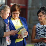 30.08.2017 Kielce. Stacja: wakacje!! Wspólne czytanie "Wesela" Stanisława Wyspiańskiego w ogródku letnim Radio Kielce / Bartosz Koziej - Radio Kielce / Wspólne czytanie "Wesela" Stanisława Wyspańskiego