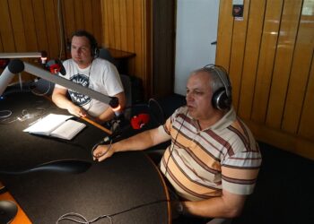 18.08.2017 Punkty Widzenia w Radiu Kielce. Od lewej: Karol Macek komenda miejska policji w Kielcach, Dariusz Zwierzchowski terapeuta uzależnień, / Karol Żak - Radio Kielce / 18.08.2017 Punkty Widzenia w Radiu Kielce. Od lewej: Karol Macek komenda miejska policji w Kielcach, Dariusz Zwierzchowski terapeuta uzależnień,