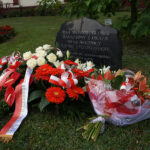 Marsz Szlakiem I Kompanii Kadrowej - uroczyste złożenie kwiatów przy Dębie Niepodległości w Jędrzejowie / Michał Kita - Radio Kielce