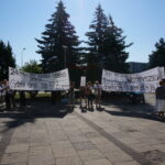 Polsko-Amerykańskie kliniki serca. Pikieta przed Urzędem Wojewódzkim. / Iwona Murawska - Radio Kielce / Pikieta przed Urzędem Wojewódzkim