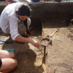 Studenci archeologii UJ w Krakowie w trakcie prac archeologicznych w Michałowicach w gminie Czarnocin / Kamil Włosowicz - Radio Kielce / Studenci archeologii UJ w Krakowie w trakcie prac archeologicznych w Michałowicach w gminie Czarnocin