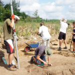 Studenci archeologii UJ w Krakowie w trakcie prac archeologicznych w Michałowicach w gminie Czarnocin / Kamil Włosowicz - Radio Kielce / Studenci archeologii UJ w Krakowie w trakcie prac archeologicznych w Michałowicach w gminie Czarnocin
